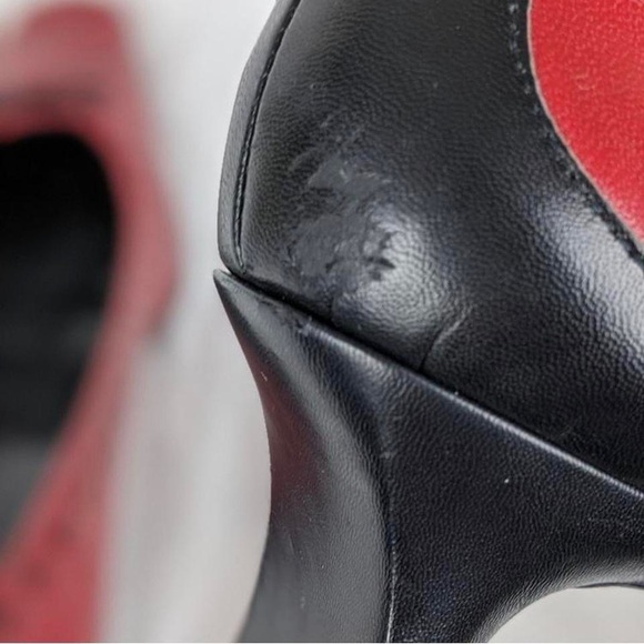 [SOLD]Vintage Red Leather Pumps - Picture 5 of 8